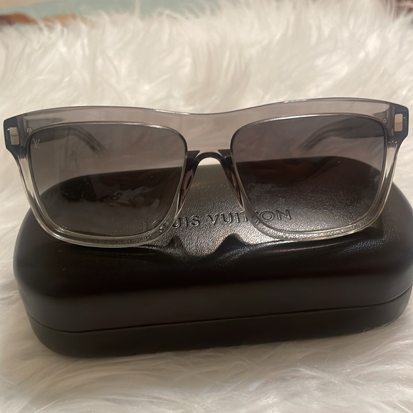 Louis Vuitton Sunglasses - Picture 2 of 10